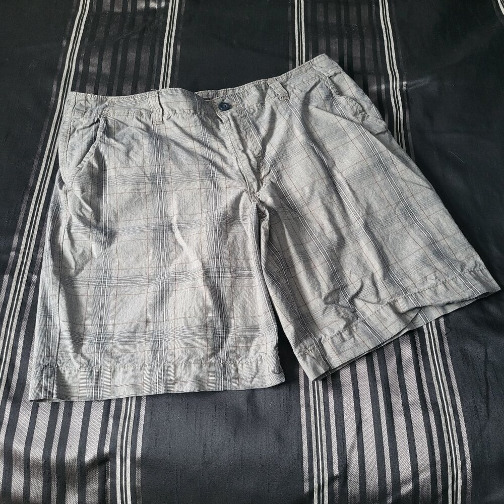 Size 38 Silver Grey Beige Shorts golf